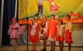 чувашский фестиваль определил лучших вокалистов, танцоров и чтецов
