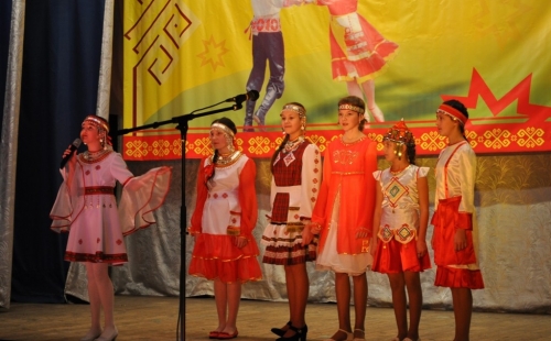 чувашский фестиваль определил лучших вокалистов, танцоров и чтецов