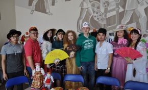 цврнк представил костюмы народов россии на географическом фестивале
