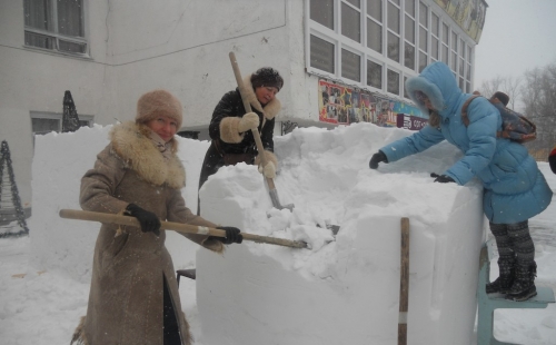 в кузоватовском районе прошёл конкурс ледово-снежных скульптур 1