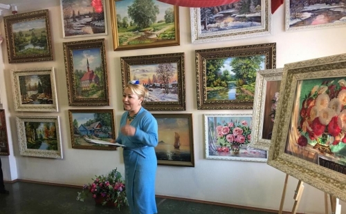 центр татарской культуры приглашает посетить выставку картин местных художников