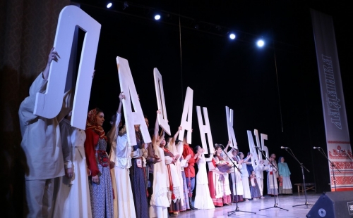 фольклорный ансамбль «ладанка» отметил свое 15-летие большим концертом